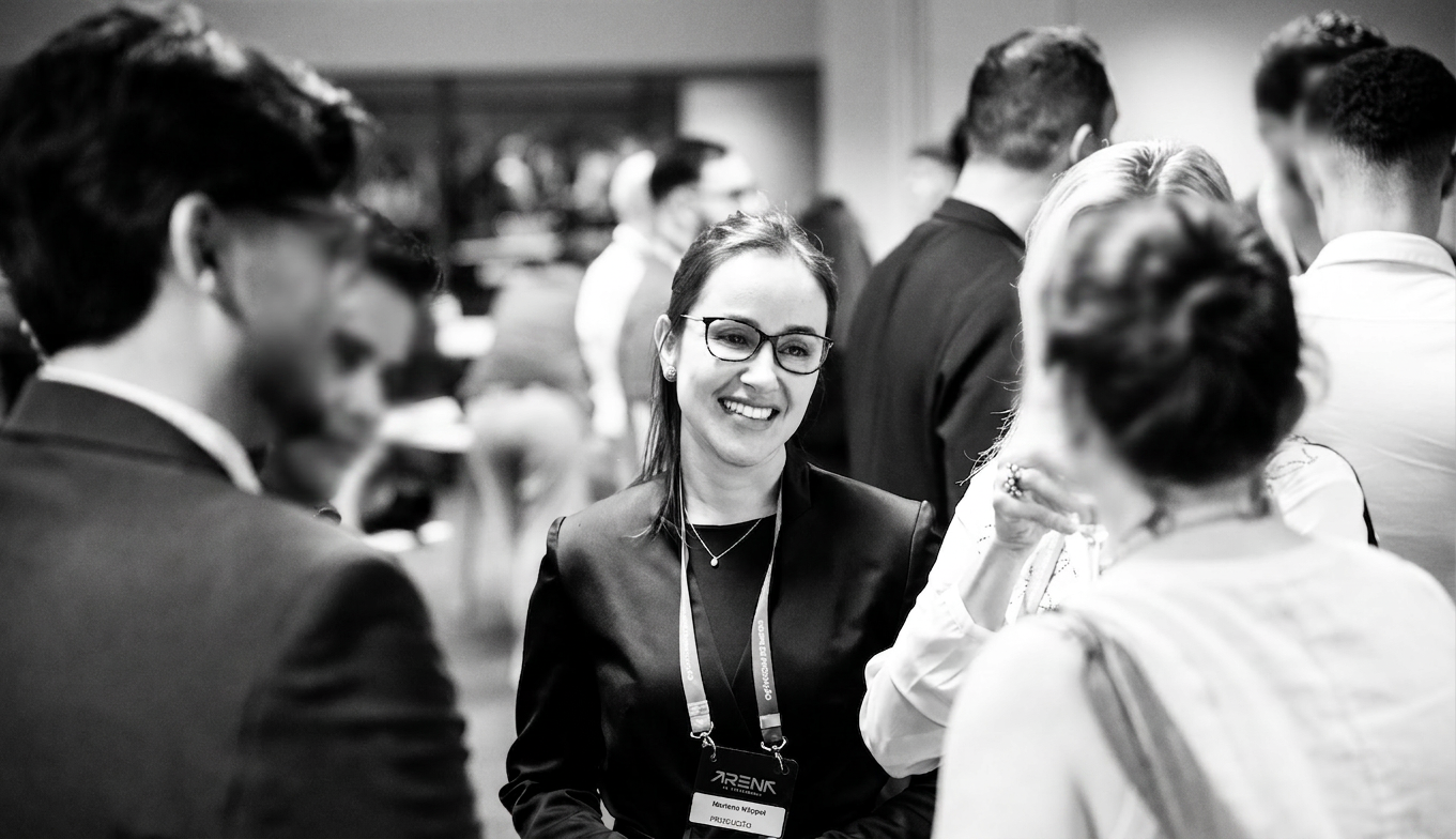Mariana Klippel em evento de liderança na Growth Machine